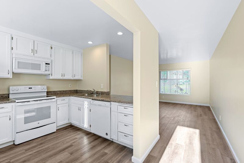 Renovated 2-Bedroom, 1-Bath Upstairs Apartment in St. Helena property image