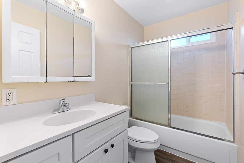 Renovated 2-Bedroom, 1-Bath Upstairs Apartment in St. Helena property image