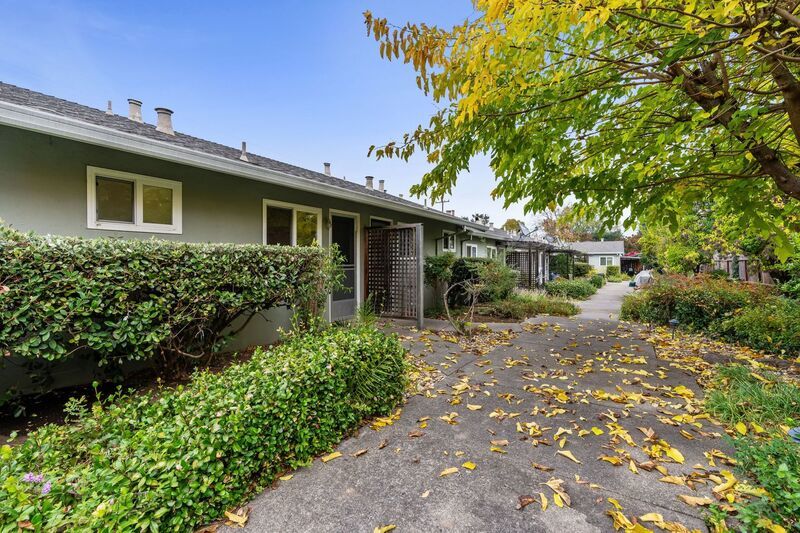 Charming Studio Available in Downtown Yountville property image