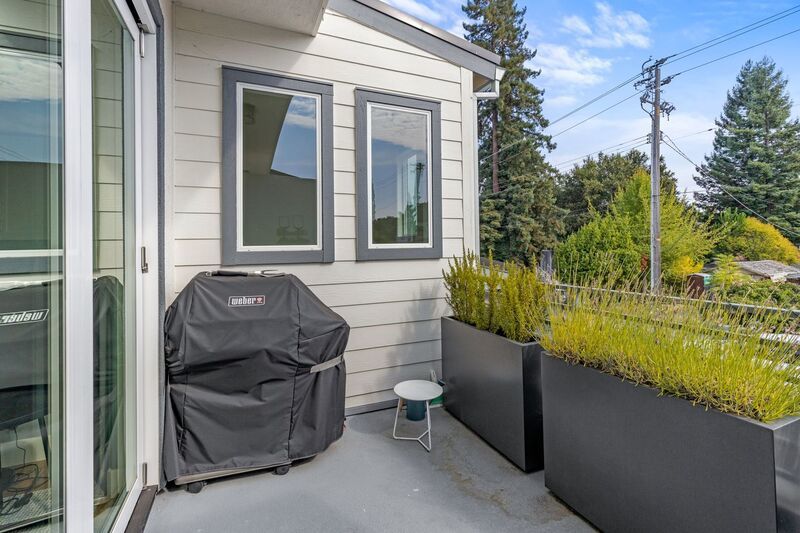 Modern Furnished Townhome in Downtown Napa property image