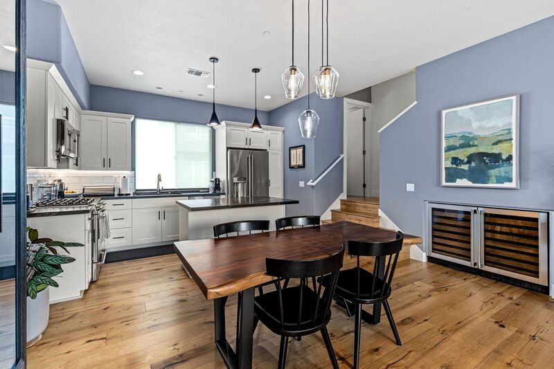 Modern Furnished Townhome in Downtown Napa property image