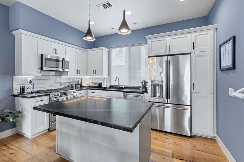 Modern Furnished Townhome in Downtown Napa property image