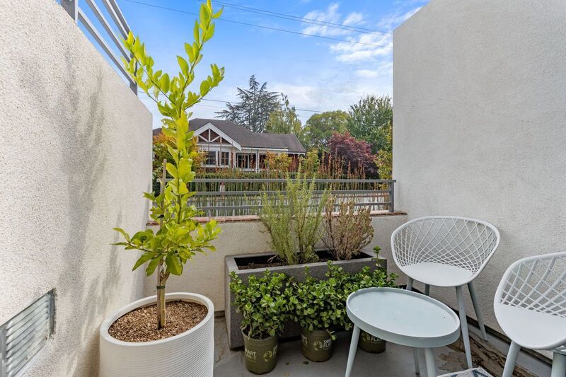 Modern Furnished Townhome in Downtown Napa property image
