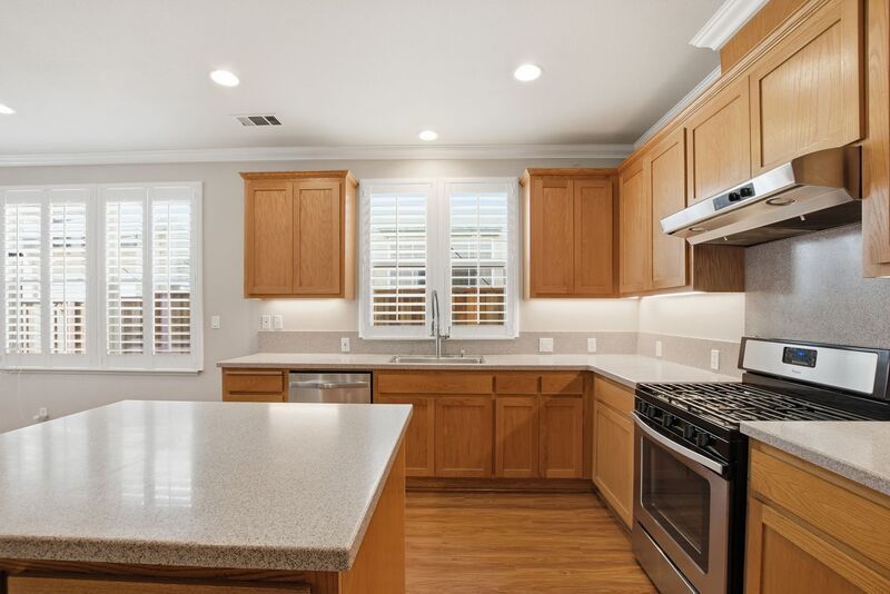 4 Bed 3 Bath Single Family Home in Napa property image