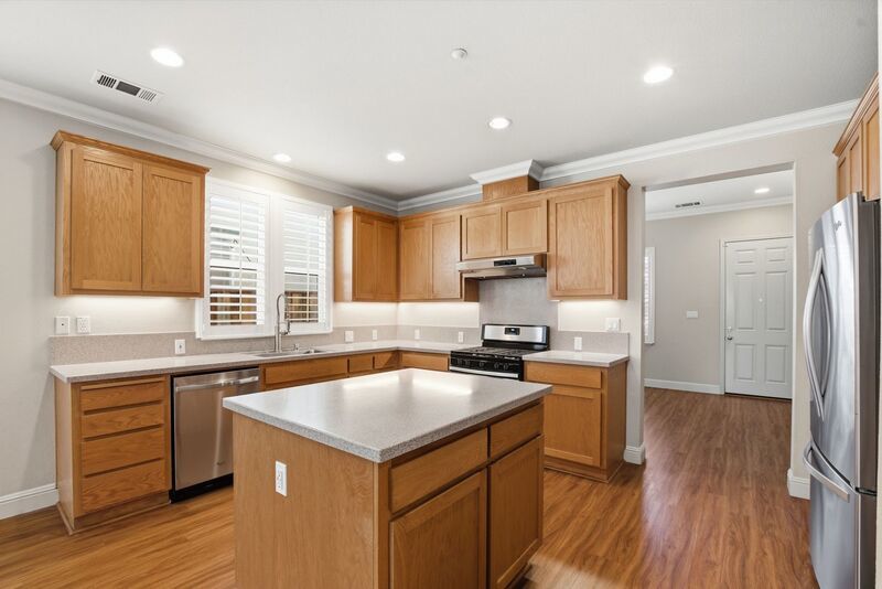 4 Bed 3 Bath Single Family Home in Napa property image