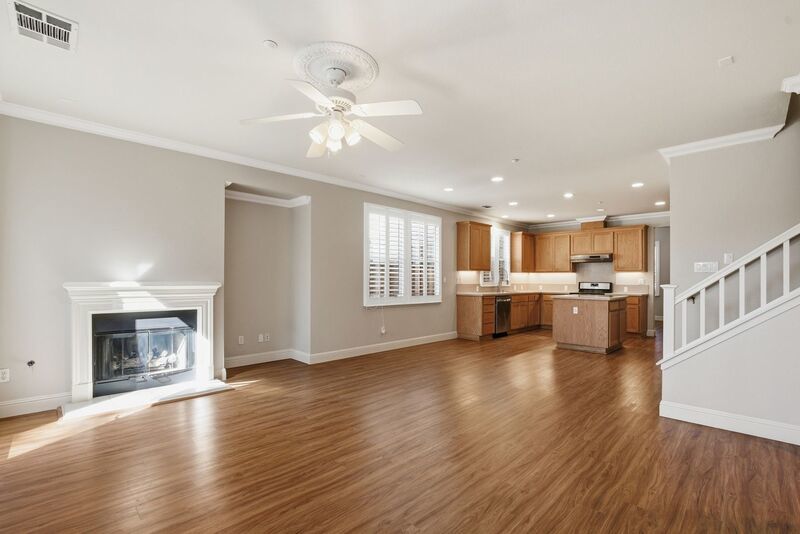 4 Bed 3 Bath Single Family Home in Napa property image