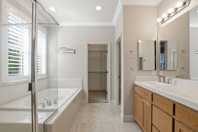 4 Bed 3 Bath Single Family Home in Napa property image