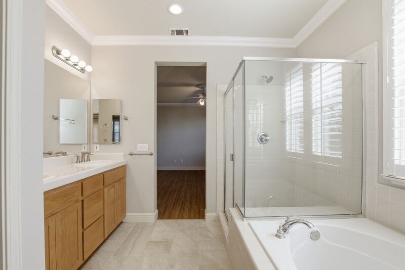 4 Bed 3 Bath Single Family Home in Napa property image