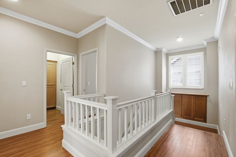 4 Bed 3 Bath Single Family Home in Napa property image