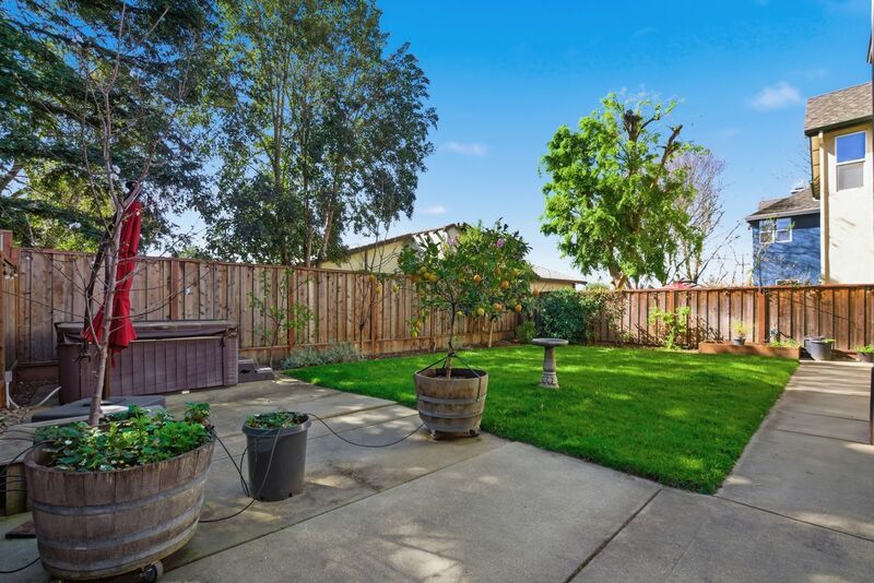 4 Bed 3 Bath Single Family Home in Napa property image