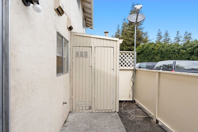 Centrally Located 2 Bedroom, 1.5 Bath Apartment with Remodeled Interiors property image