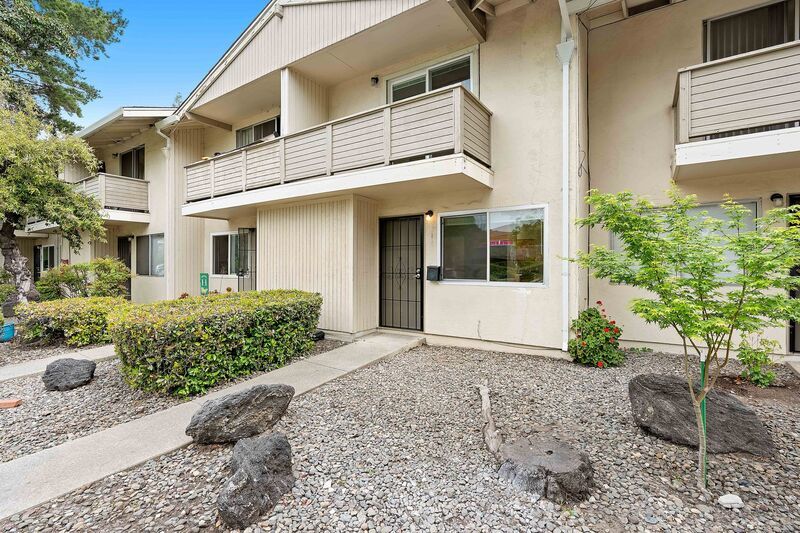 Centrally Located 2 Bedroom, 1.5 Bath Apartment with Remodeled Interiors property image