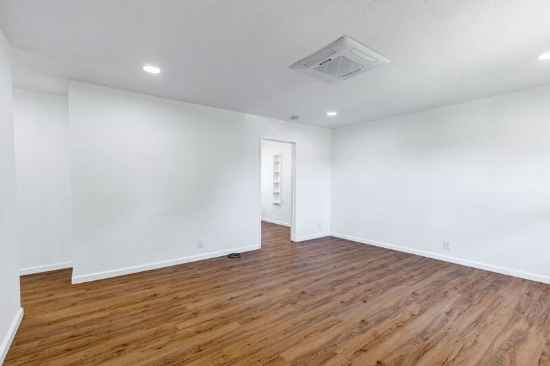 2 bedroom 1 bathroom property image