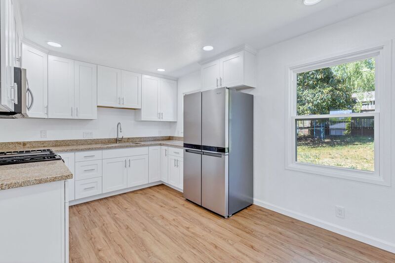 2 bedroom 1 bathroom property image