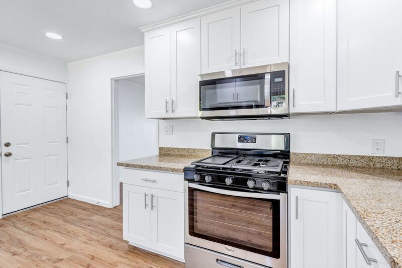 2 bedroom 1 bathroom property image