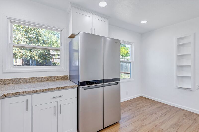 2 bedroom 1 bathroom property image