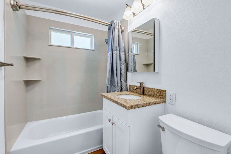 2 bedroom 1 bathroom property image