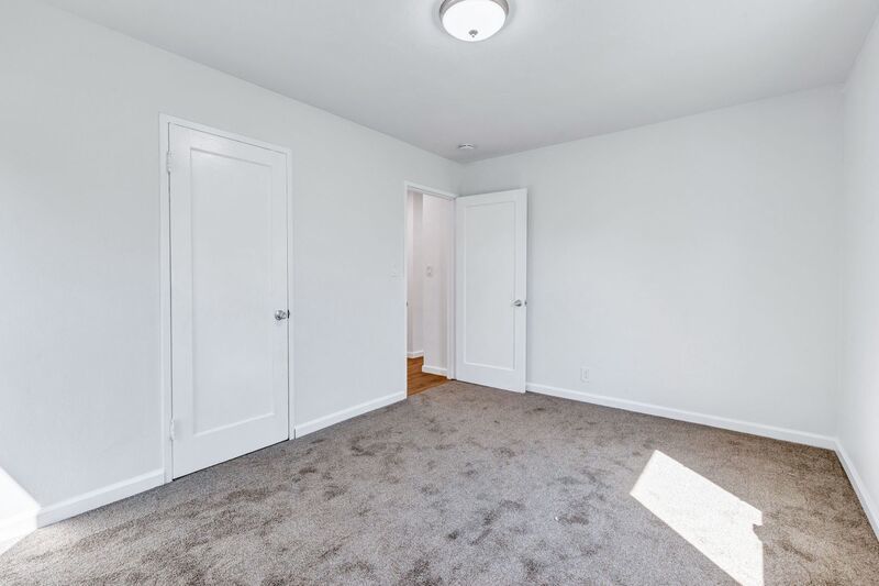 2 bedroom 1 bathroom property image