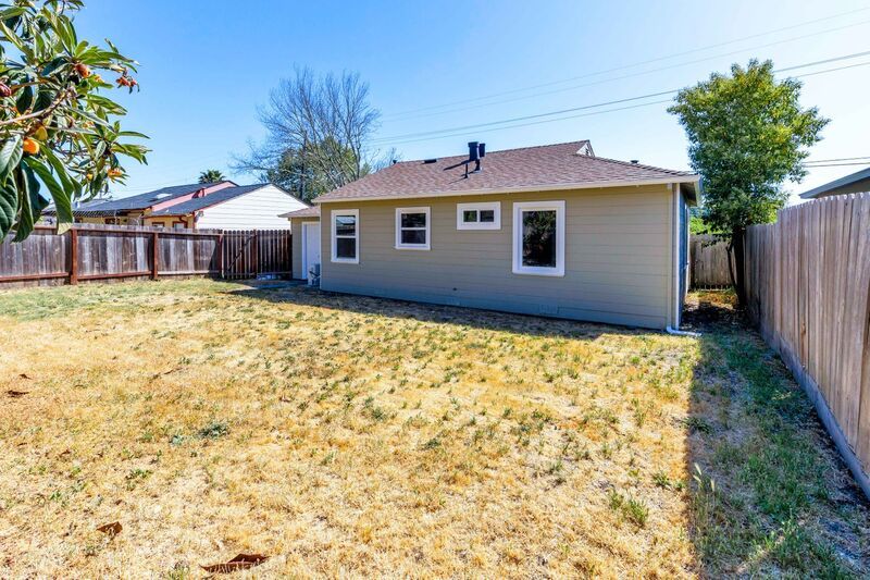 2 bedroom 1 bathroom property image