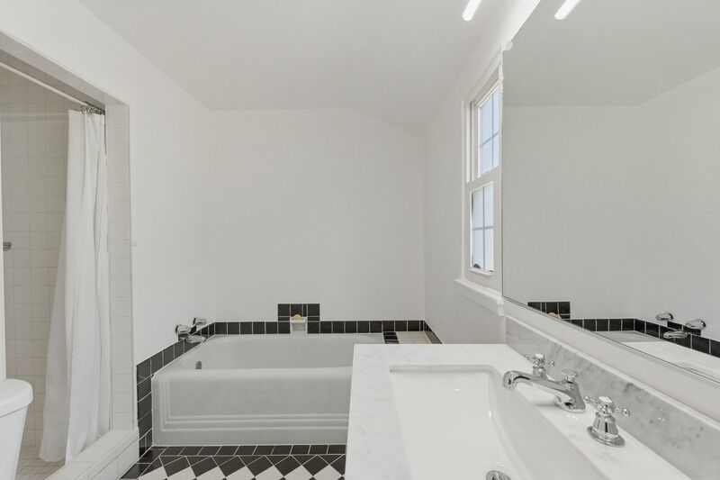 Charming 2 bed, 1.5 bath Alta Heights Home property image