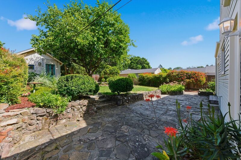 Charming 2 bed, 1.5 bath Alta Heights Home property image