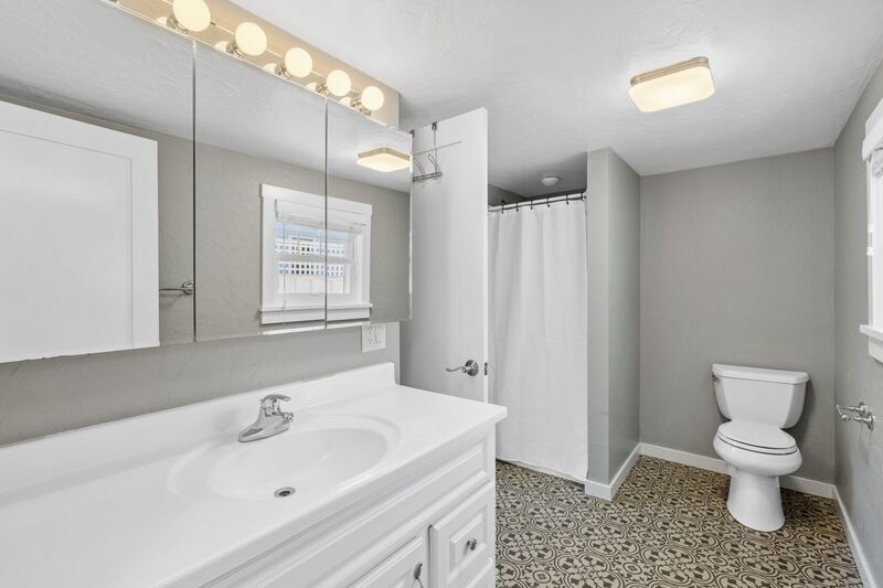 Spacious 2 Bedroom, 1 Bathroom Downtown Napa Apartment property image