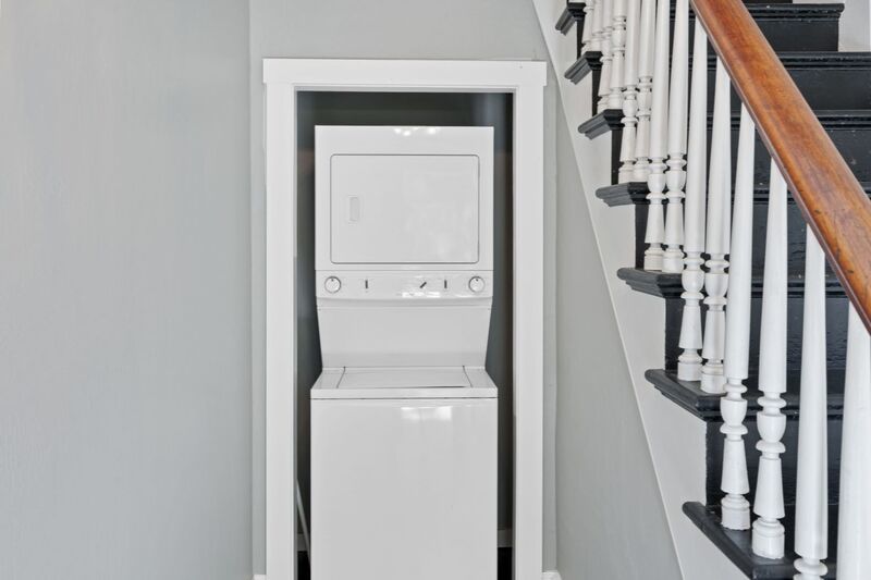 Spacious 2 Bedroom, 1 Bathroom Downtown Napa Apartment property image